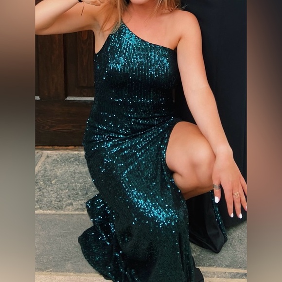 Hello Molly Dear Emilia A New Glow Sequin Maxi Dress Green - Picture 4 of 4